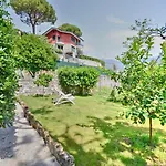 Apartment Casa Riva - Giardino E Posto Auto Privato A Pochi Minuti Dalle Spiagge - 4 Posti Letto *